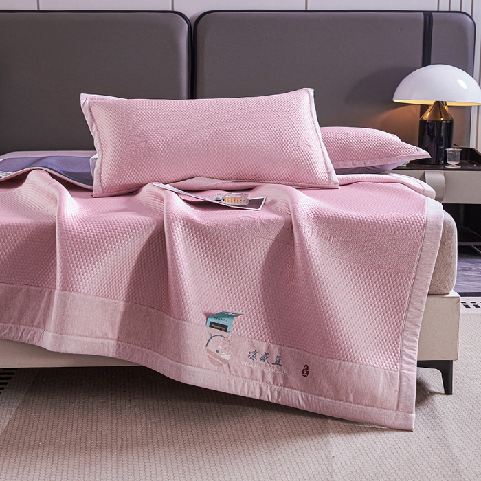 91家纺网 家纺一手货源 找家纺 （总）青雅席业 2025年新款7A抗菌母婴级纯乙纶PE刺绣凉感丝豆豆席