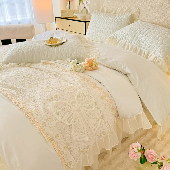 91家纺网 家纺一手货源 找家纺 2025韩版法式公主风水洗棉立体花绣花床盖款四件套蕾丝床盖款夏被四件套  法派甜心-奶昔白  