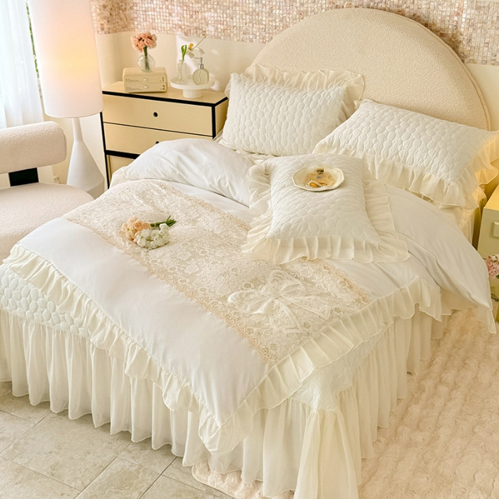 91家纺网 家纺一手货源 找家纺 2025韩版法式公主风水洗棉立体花绣花床盖款四件套蕾丝床盖款夏被四件套  法派甜心-奶昔白  