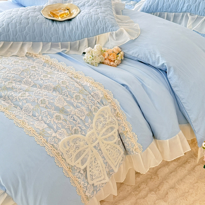 91家纺网 家纺一手货源 找家纺 2025韩版法式公主风水洗棉立体花绣花床盖款四件套蕾丝床盖款夏被四件套 法派甜心—婴儿蓝