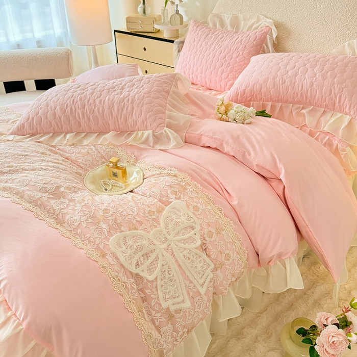 91家纺网 家纺一手货源 找家纺 2025韩版法式公主风水洗棉立体花绣花床盖款四件套蕾丝床盖款夏被四件套  法派甜心—樱花粉 