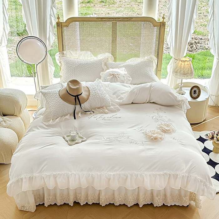 91家纺网 家纺一手货源 找家纺 2025韩版法式公主风水洗棉立体花绣花床盖款四件套蕾丝床盖款夏被四件套 玛奇朵—奶昔白  