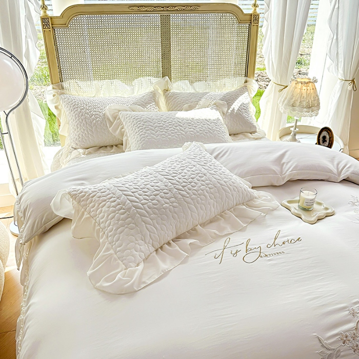 91家纺网 家纺一手货源 找家纺 2025韩版法式公主风水洗棉立体花绣花床盖款四件套蕾丝床盖款夏被四件套 玛奇朵—奶昔白  