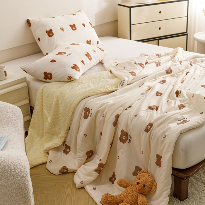 91家纺网 家纺一手货源 找家纺 绒梦里2025A类高克重有氨印花凉感冰豆豆夏被直播爆款儿童学生夏凉被空调被