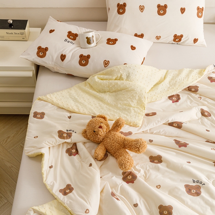 91家纺网 家纺一手货源 找家纺 绒梦里2025A类高克重有氨印花凉感冰豆豆夏被直播爆款儿童学生夏凉被空调被