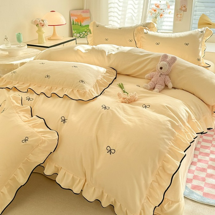 91家纺网 家纺一手货源 找家纺 漫步云家纺2025春夏新品韩版花边超柔水洗棉四件套蝴蝶结刺绣全棉磨毛水洗棉麻双层纱色织水洗棉四件套 蝶儿飞飞—嫩黄  