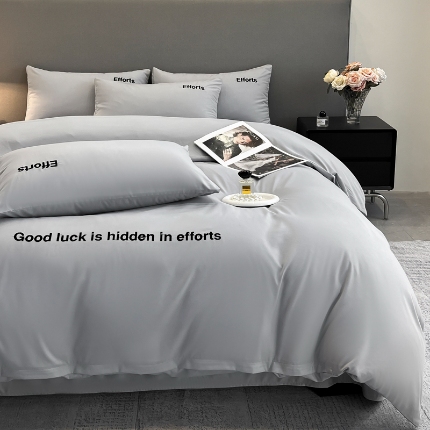 91家纺网 家纺一手货源 找家纺 （总）2025新款 专版花型 A类 精工刺绣高克重云朵亲肤棉四件套--励志