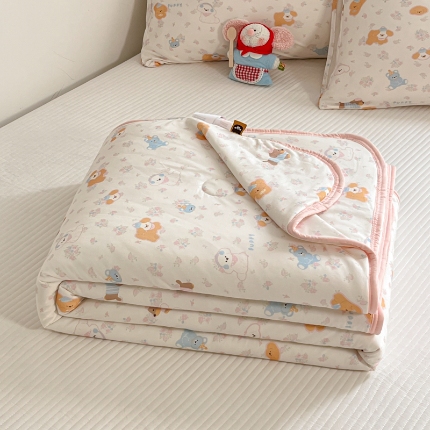 91家纺网 家纺一手货源 找家纺 （总）桃子家居  2025新款A类高品质牛奶针织棉软糯大豆夏被