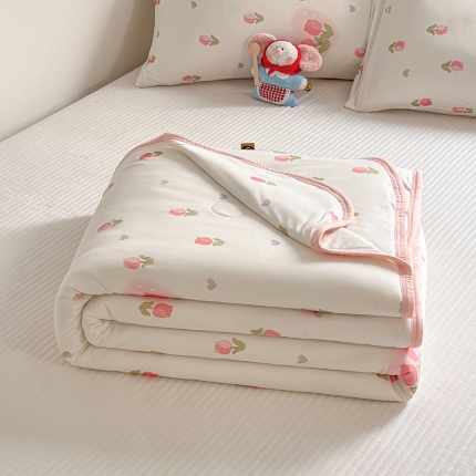 91家纺网 家纺一手货源 找家纺 （总）桃子家居  2025新款A类高品质牛奶针织棉软糯大豆夏被