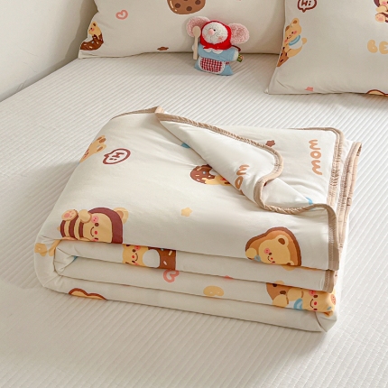 91家纺网 家纺一手货源 找家纺 （总）桃子家居  2025新款A类高品质牛奶针织棉软糯大豆夏被