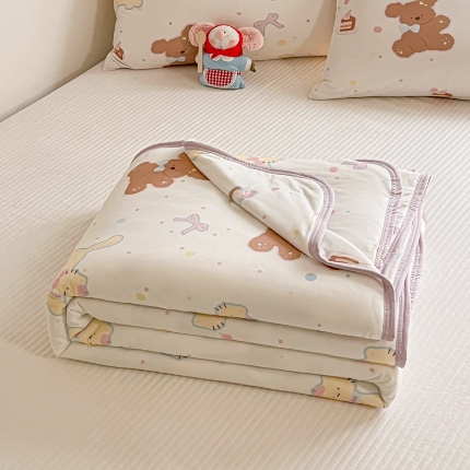 91家纺网 家纺一手货源 找家纺 （总）桃子家居  2025新款A类高品质牛奶针织棉软糯大豆夏被