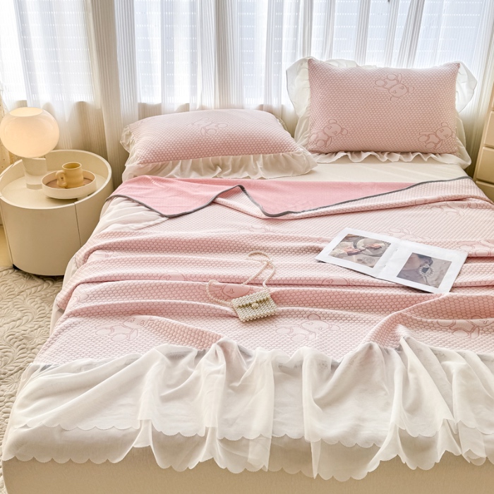 91家纺网 家纺一手货源 找家纺 小萌虎 2025新款A类冰块熊豆豆凉席床裙款 冰块熊-粉