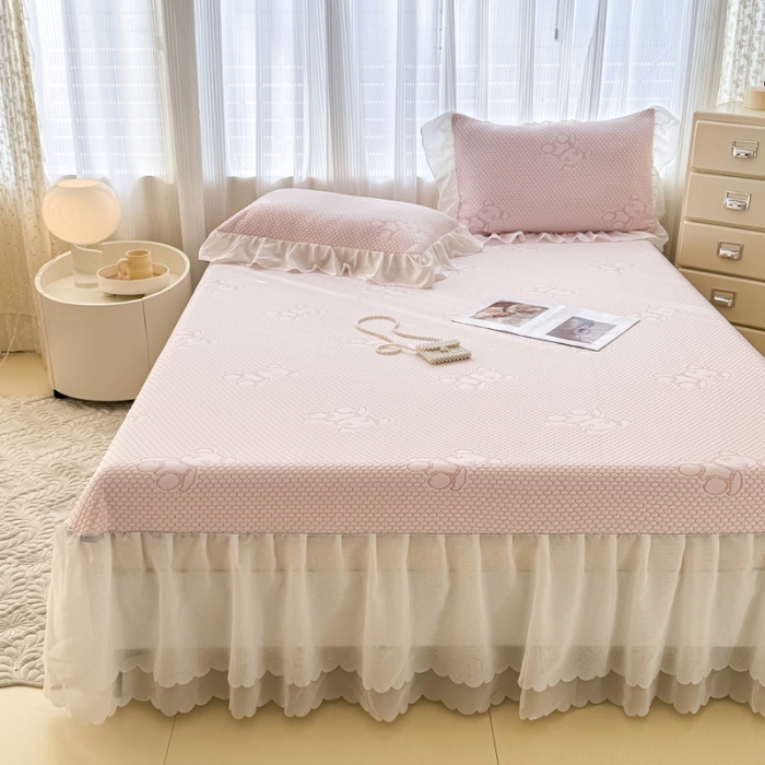 91家纺网 家纺一手货源 找家纺 小萌虎 2025新款A类冰块熊豆豆凉席床裙款 冰块熊-粉