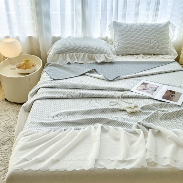 91家纺网 家纺一手货源 找家纺 小萌虎 2025新款A类冰块熊豆豆凉席床裙款 冰块熊-灰