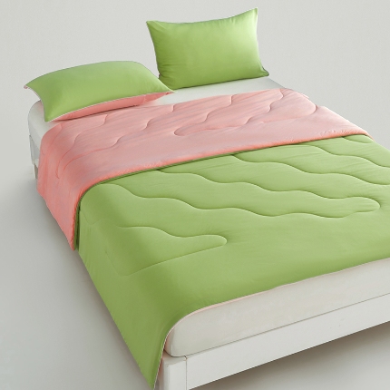 91家纺网 家纺一手货源 找家纺 米米儿家纺 2025新款跨境电商凉感丝夏被西瓜空调被 蜜瓜绿粉