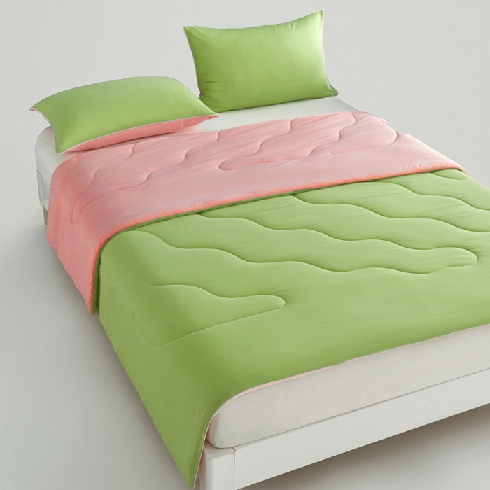 91家纺网 家纺一手货源 找家纺 米米儿家纺 2025新款跨境电商凉感丝夏被西瓜空调被 蜜瓜绿粉