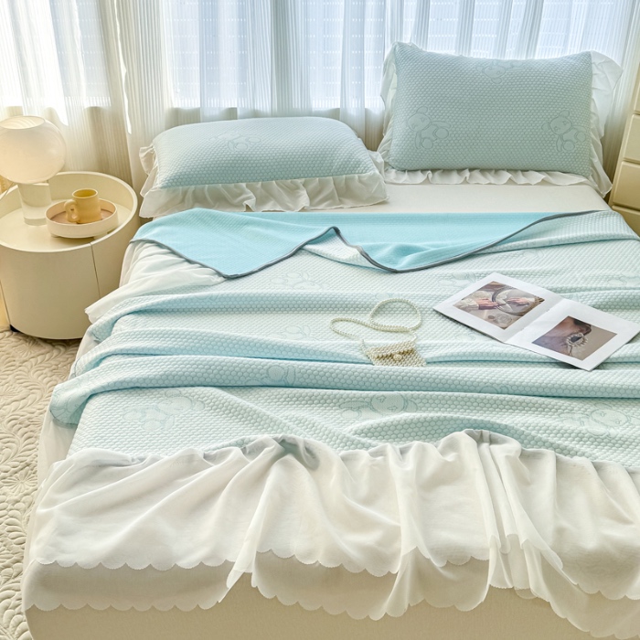 91家纺网 家纺一手货源 找家纺 小萌虎 2025新款A类冰块熊豆豆凉席床裙款 冰块熊-蓝