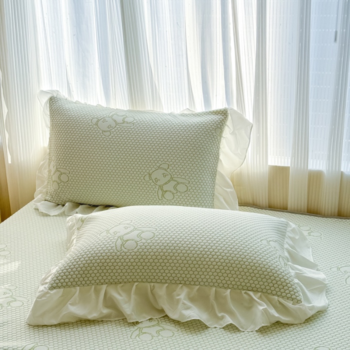 91家纺网 家纺一手货源 找家纺 小萌虎 2025新款A类冰块熊豆豆凉席床裙款 冰块熊-绿