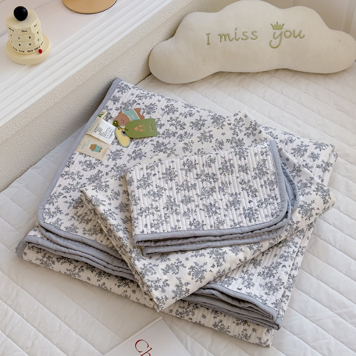 91家纺网 家纺一手货源 找家纺 赫梵茜 2025新款有氧针织双层纱单床盖床盖三件套床盖四件套 萱花 -灰