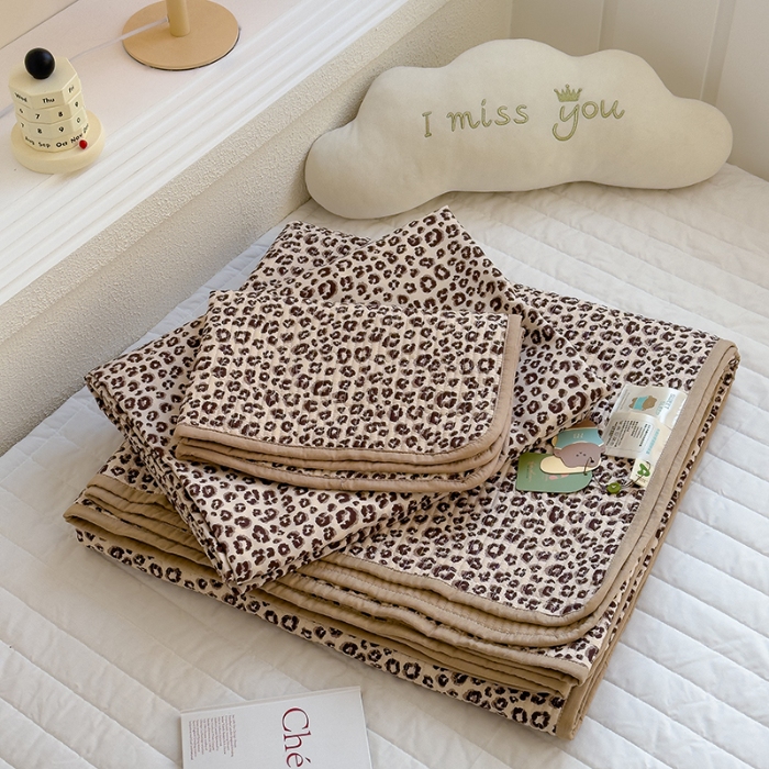 91家纺网 家纺一手货源 找家纺 赫梵茜 2025新款有氧针织双层纱单床盖床盖三件套床盖四件套 豹纹