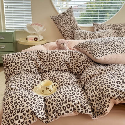 91家纺网 家纺一手货源 找家纺 （总）2025春夏款针织棉双层纱印花被套 被套三件套