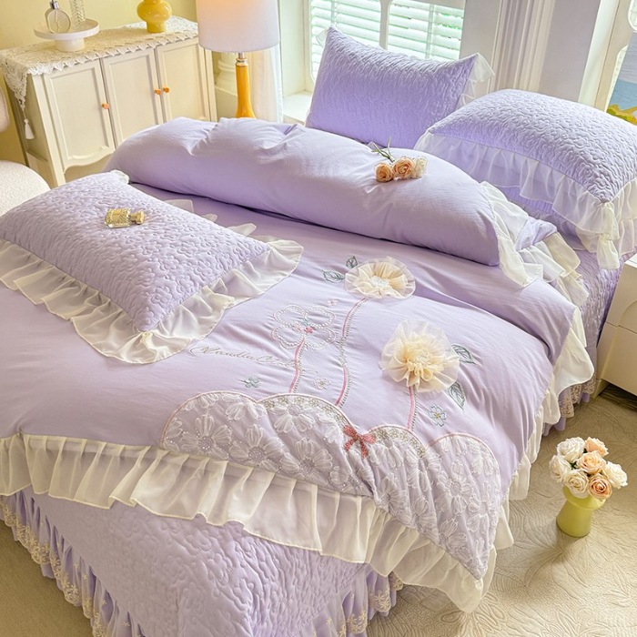 91家纺网 家纺一手货源 找家纺 苏米娜2025春夏新品韩版甜美公主风超柔水洗棉床盖四件套刺绣针织棉双层纱纯棉棉麻全棉公主风床盖款四件套 秘密花园-梦幻紫