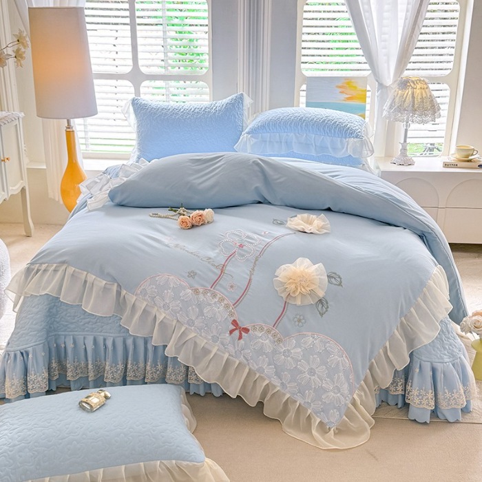 91家纺网 家纺一手货源 找家纺 苏米娜2025春夏新品韩版甜美公主风超柔水洗棉床盖四件套刺绣针织棉双层纱纯棉棉麻全棉公主风床盖款四件套 秘密花园-婴儿蓝