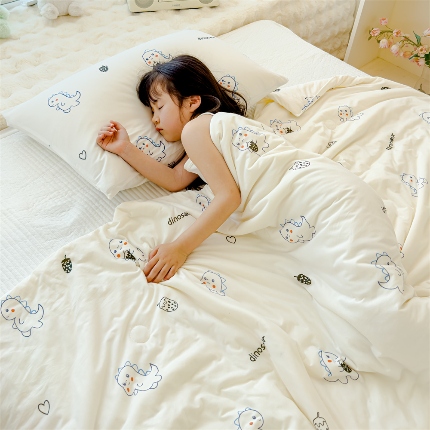 91家纺网 家纺一手货源 找家纺 2025新款牛奶丝针织棉夏被夏凉被被芯