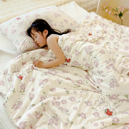 91家纺网 家纺一手货源 找家纺 2025新款牛奶丝针织棉夏被夏凉被被芯