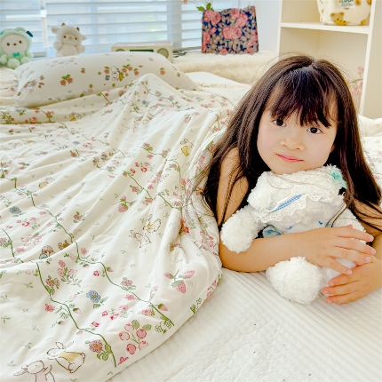 91家纺网 家纺一手货源 找家纺 2025新款牛奶丝针织棉夏被夏凉被被芯