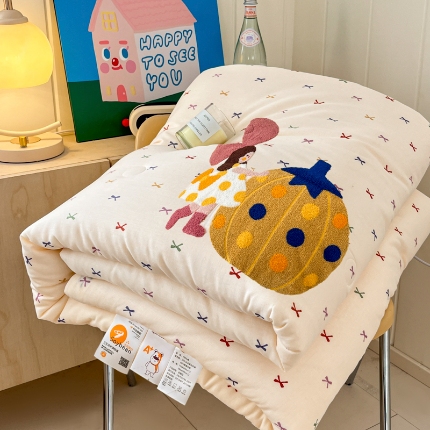 91家纺网 家纺一手货源 找家纺 宇航家纺 2025新款全棉双层纱大豆被夏被春秋被单品四件套 豆豆女孩