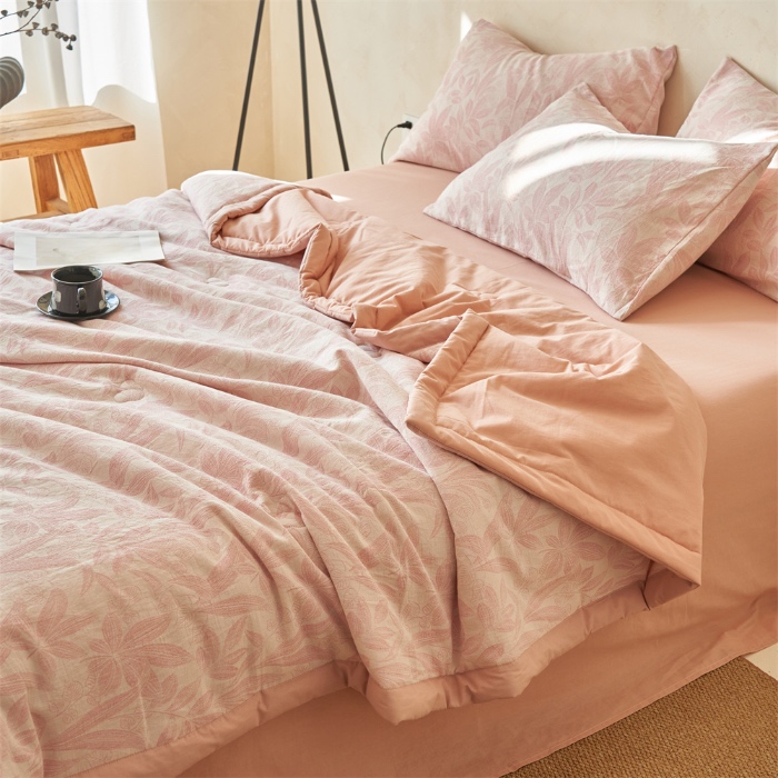 91家纺网 家纺一手货源 找家纺 金鹰 2025新款A类纯棉水洗棉提花三层纱叶之韵味空调被夏凉被大豆夏被四件套 叶之韵味-粉