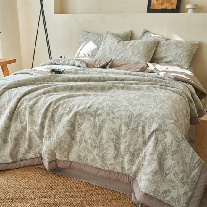 91家纺网 家纺一手货源 找家纺 金鹰 2025新款A类纯棉水洗棉提花三层纱叶之韵味空调被夏凉被大豆夏被四件套 叶之韵味-灰