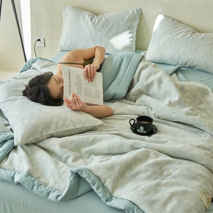 91家纺网 家纺一手货源 找家纺 金鹰 2025新款A类纯棉水洗棉提花三层纱叶之韵味空调被夏凉被大豆夏被四件套 叶之韵味-蓝