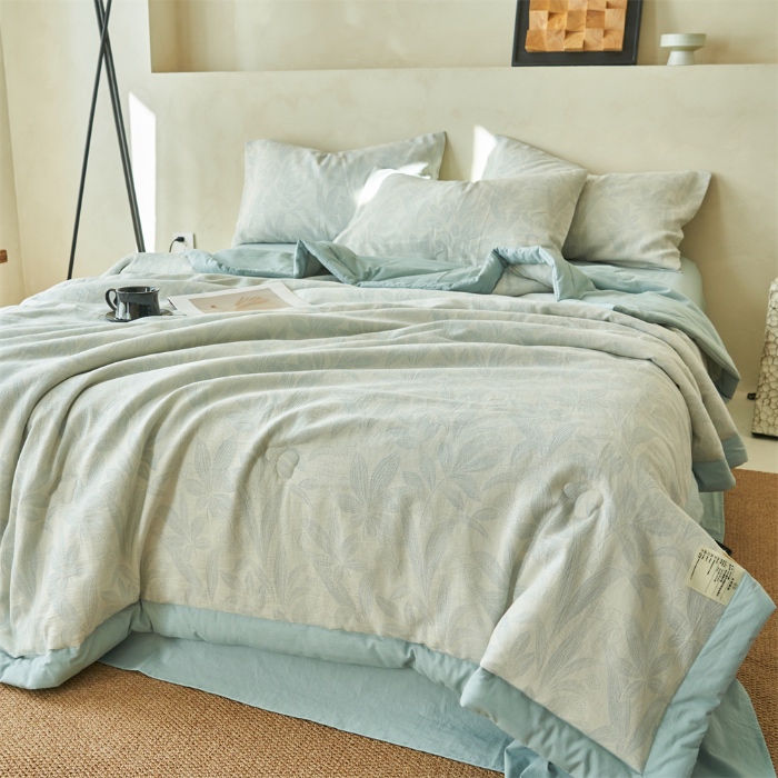 91家纺网 家纺一手货源 找家纺 金鹰 2025新款A类纯棉水洗棉提花三层纱叶之韵味空调被夏凉被大豆夏被四件套 叶之韵味-蓝