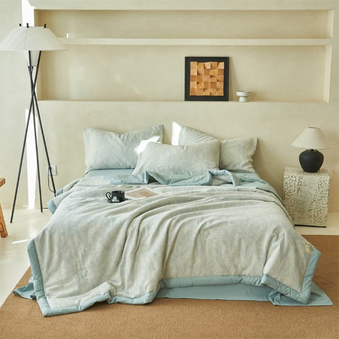 91家纺网 家纺一手货源 找家纺 金鹰 2025新款A类纯棉水洗棉提花三层纱叶之韵味空调被夏凉被大豆夏被四件套 叶之韵味-蓝