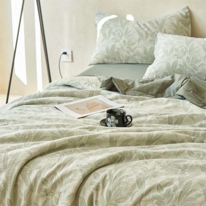 91家纺网 家纺一手货源 找家纺 金鹰 2025新款A类纯棉水洗棉提花三层纱叶之韵味空调被夏凉被大豆夏被四件套 叶之韵味-绿