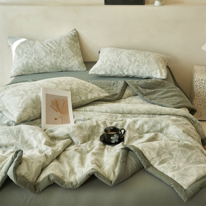 91家纺网 家纺一手货源 找家纺 金鹰 2025新款A类纯棉水洗棉提花三层纱叶之韵味空调被夏凉被大豆夏被四件套 叶之韵味-绿