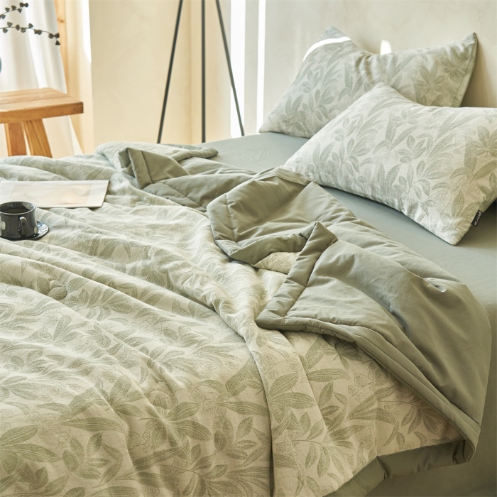 91家纺网 家纺一手货源 找家纺 金鹰 2025新款A类纯棉水洗棉提花三层纱叶之韵味空调被夏凉被大豆夏被四件套 叶之韵味-绿