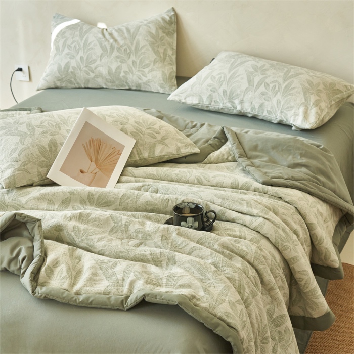 91家纺网 家纺一手货源 找家纺 金鹰 2025新款A类纯棉水洗棉提花三层纱叶之韵味空调被夏凉被大豆夏被四件套 叶之韵味-绿
