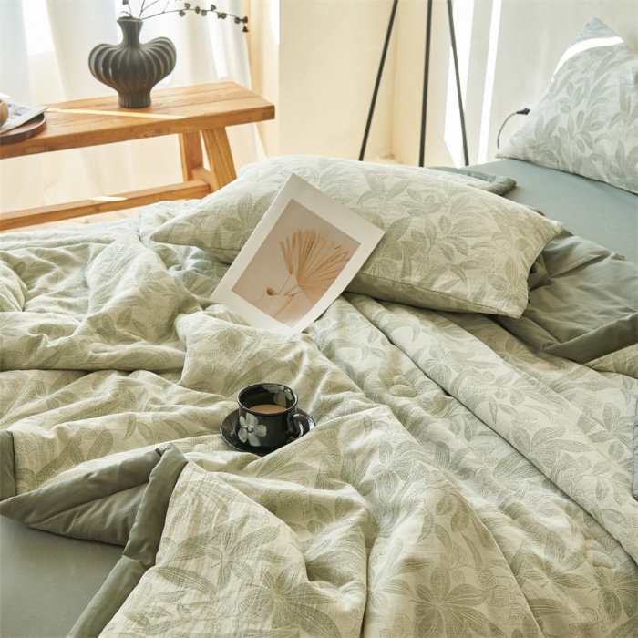 91家纺网 家纺一手货源 找家纺 金鹰 2025新款A类纯棉水洗棉提花三层纱叶之韵味空调被夏凉被大豆夏被四件套 叶之韵味-绿