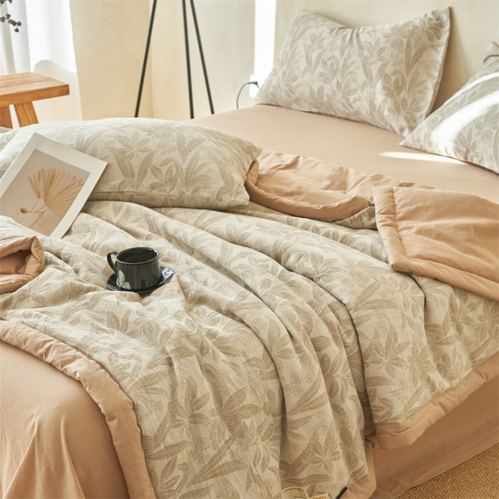 91家纺网 家纺一手货源 找家纺 金鹰 2025新款A类纯棉水洗棉提花三层纱叶之韵味空调被夏凉被大豆夏被四件套 叶之韵味-驼