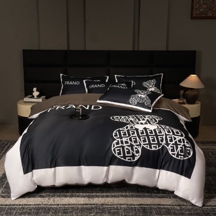 91家纺网 家纺一手货源 找家纺 花沐 2025春夏新款凉感冰丝四件套系列 冰丝小黑熊