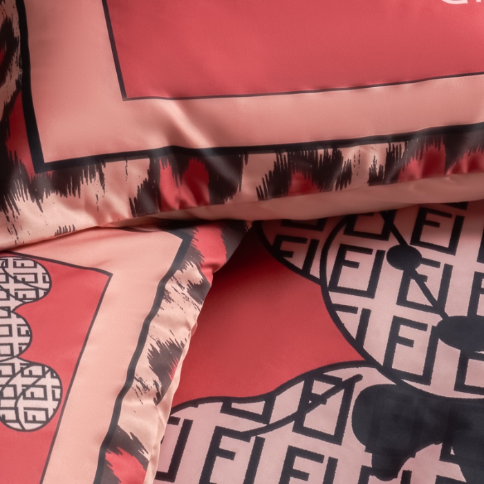 91家纺网 家纺一手货源 找家纺 花沐 2025春夏新款凉感冰丝四件套系列 冰丝粉豹纹