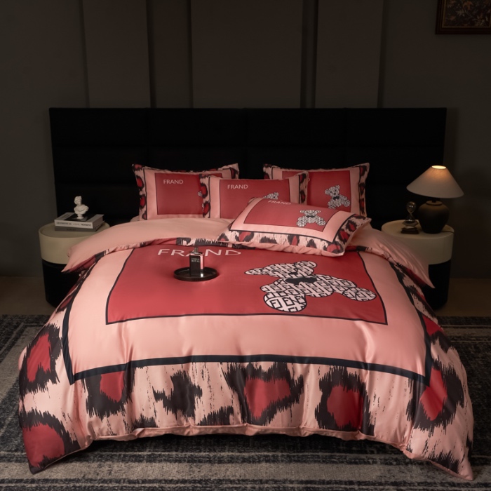 91家纺网 家纺一手货源 找家纺 花沐 2025春夏新款凉感冰丝四件套系列 冰丝粉豹纹