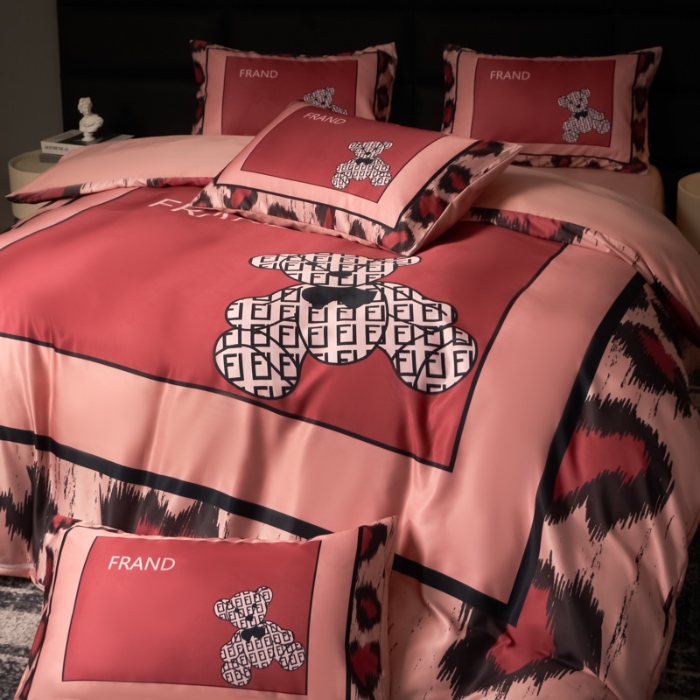 91家纺网 家纺一手货源 找家纺 花沐 2025春夏新款凉感冰丝四件套系列 冰丝粉豹纹