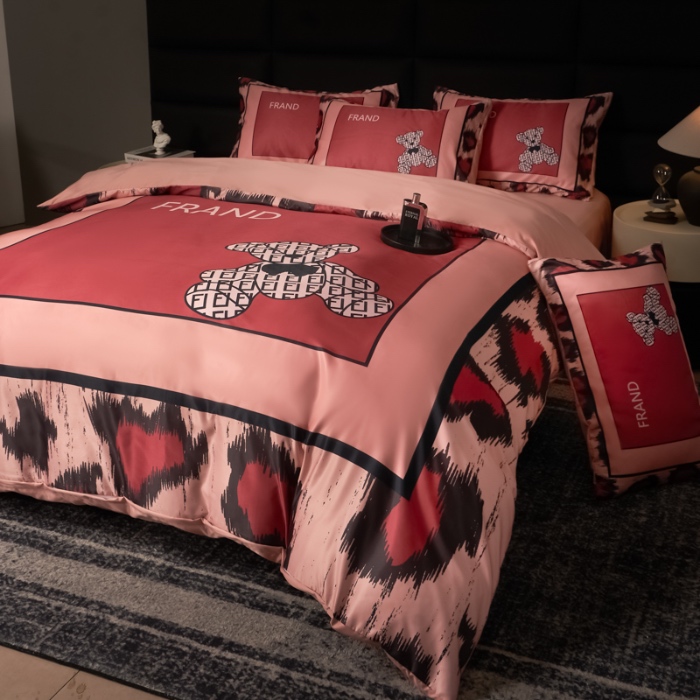 91家纺网 家纺一手货源 找家纺 花沐 2025春夏新款凉感冰丝四件套系列 冰丝粉豹纹