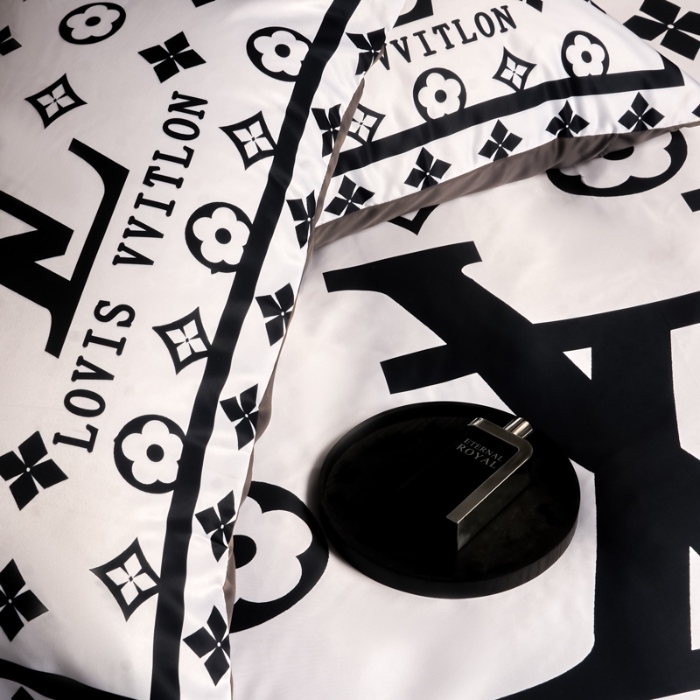 91家纺网 家纺一手货源 找家纺 花沐 2025春夏新款凉感冰丝四件套系列 冰丝黑白V