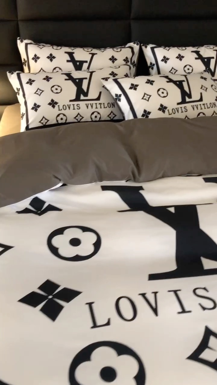 91家纺网 家纺一手货源 找家纺 花沐 2025春夏新款凉感冰丝四件套系列 冰丝黑白V