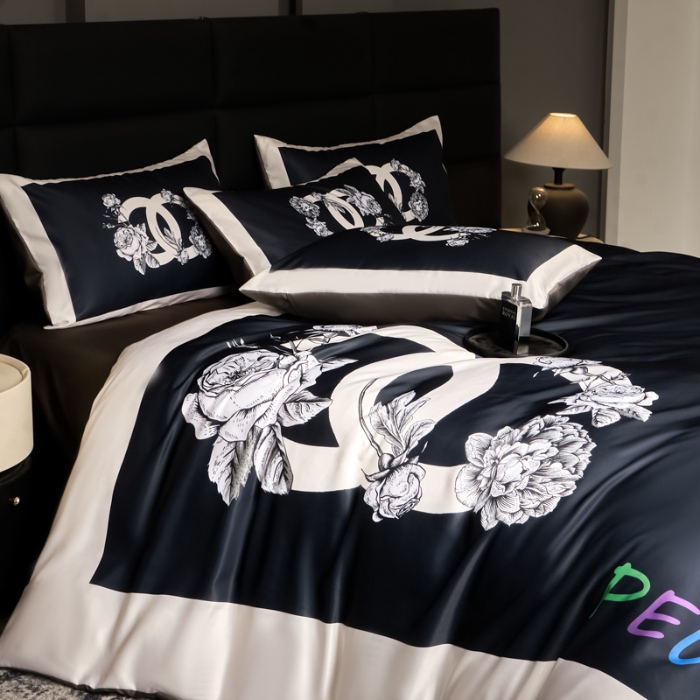 91家纺网 家纺一手货源 找家纺 花沐 2025春夏新款凉感冰丝四件套系列 冰丝黑香花